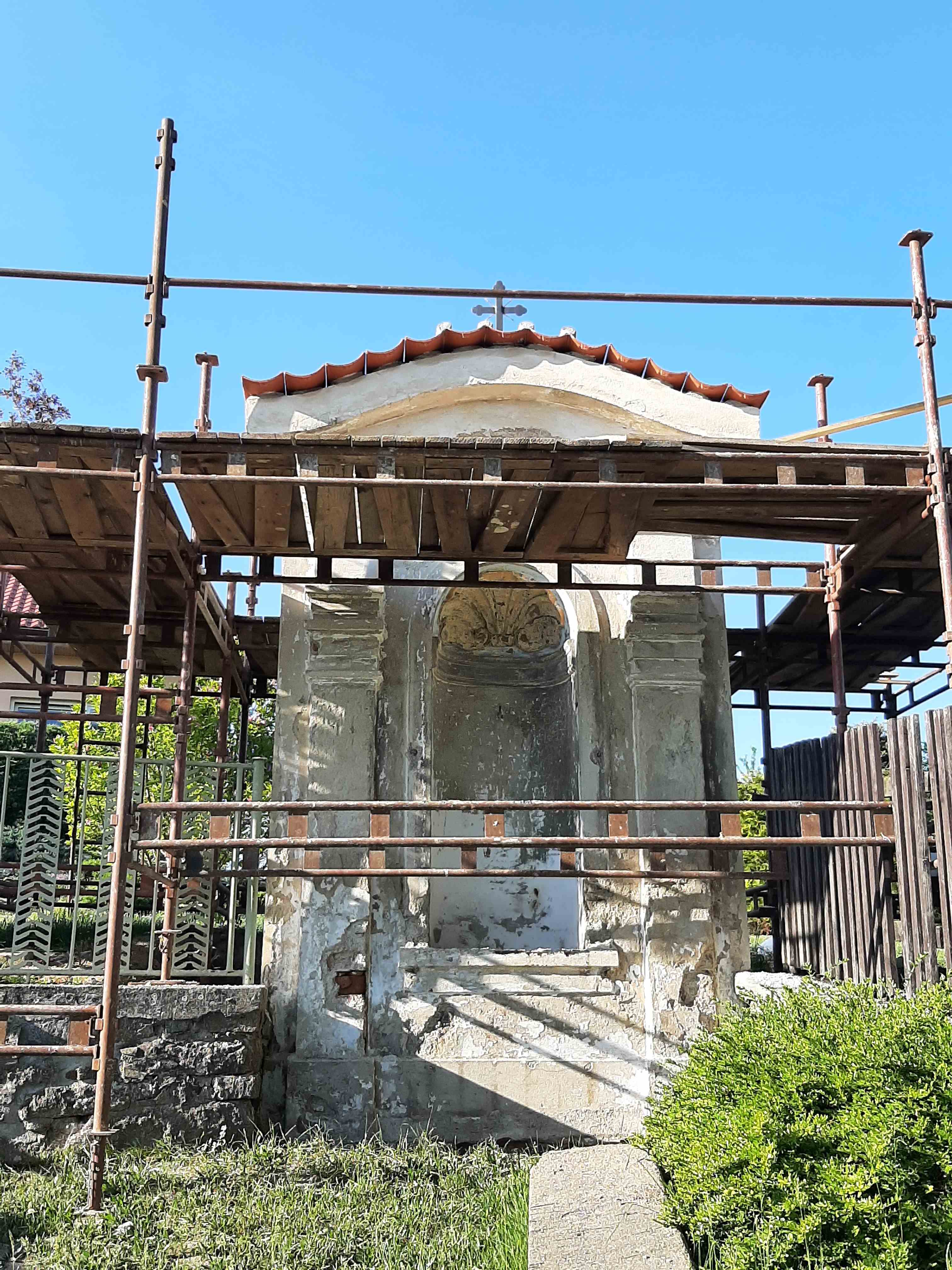 Restaurátorské práce kapličky (1)
